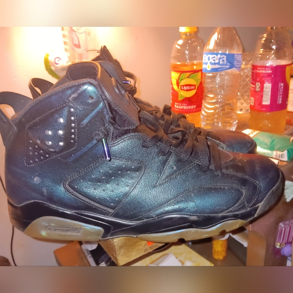 Jordan 6 Men's Black and Gold Retro Basketball Shoes